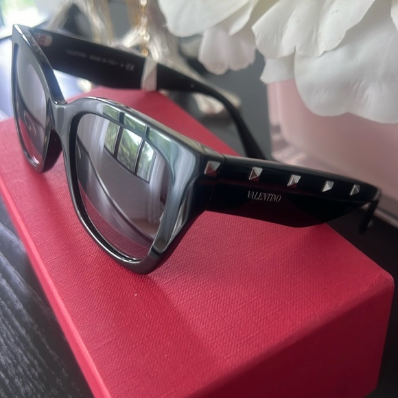 Valentino sunglasses - Picture 2 of 6